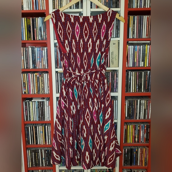 Geometric A-line dress - Picture 4 of 7